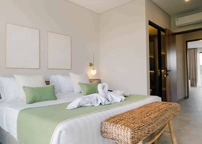 酒店 The Menuai Bali 4*